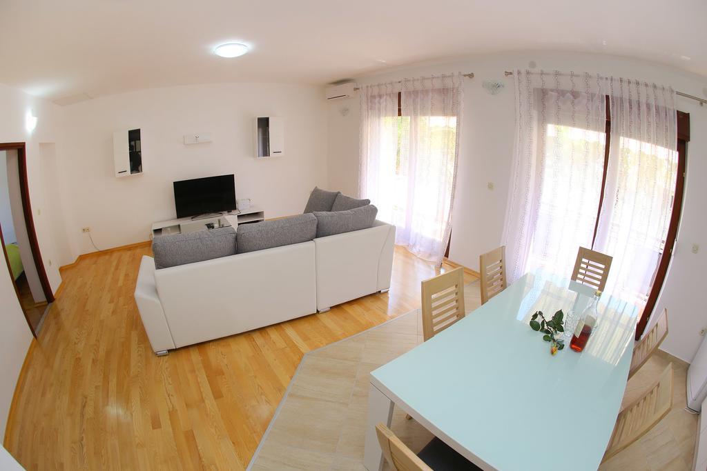 Borik Beach 86 Apartment *